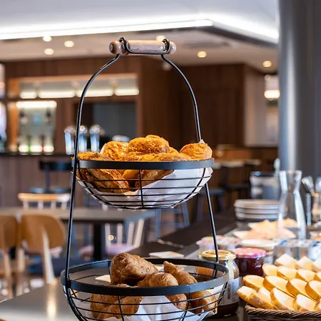 Hotel Clarion Toulouse Airport 4*