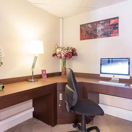 Clarion Toulouse Airport Hotel 4*