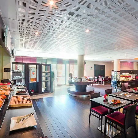 Clarion Toulouse Airport Hotel 4*