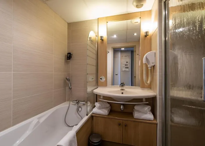 Clarion Toulouse Airport Hotel 4*