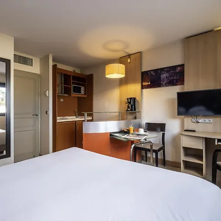 Clarion Toulouse Airport Hotel 4*