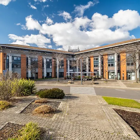 Hotel Clarion Toulouse Airport 4*