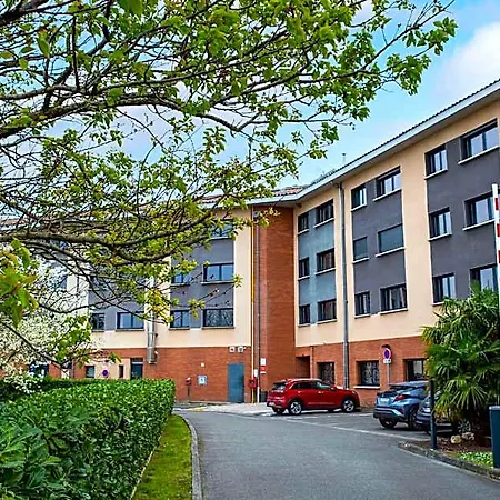 Clarion Toulouse Airport Hotel 4*