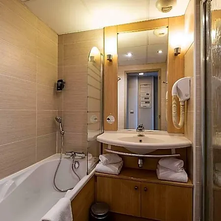 Hotel Clarion Toulouse Airport 4*