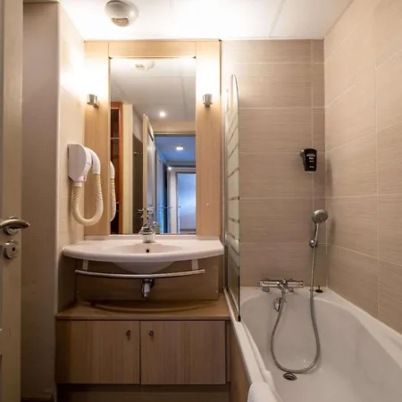 Clarion Toulouse Airport 4* בלנאק